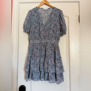 WAYF Floral Blue Short Sleeve  Dress. Womens Medium.